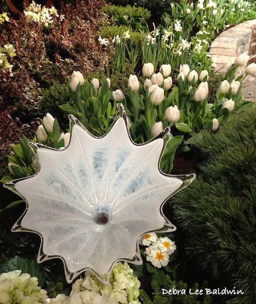 White glass flower